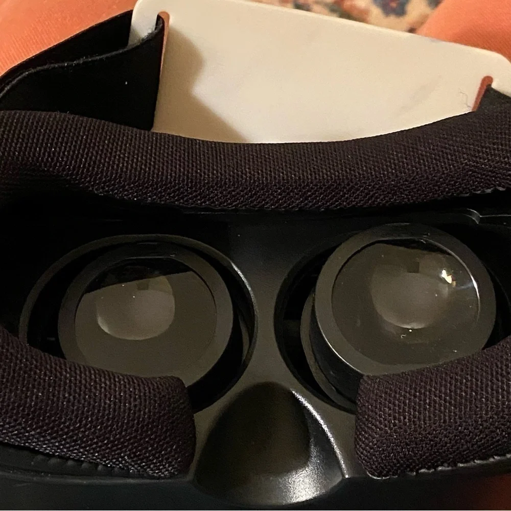 VR Headset By BNEXT Compatible With IPhone And Android Phone Models. Trippy.